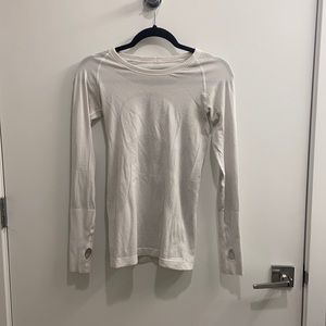 Lululemon white size 4 Swiftly Tech long sleeve